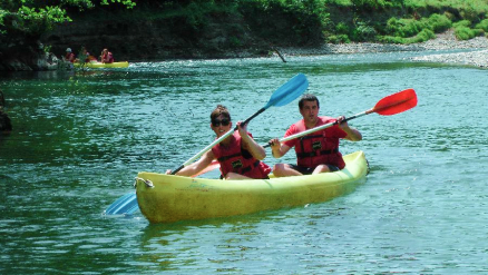 DESCENSO EN CANOA